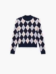 Uzun Kollu Dik Yaka Baklava Desenli Triko Kazak