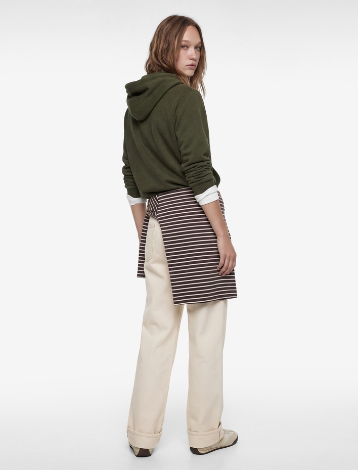  Şardonlu Uzun Kollu Kapüşonlu Kanguru Cep Detaylı Köpek Baskılı Sweatshirt