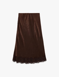 Slim Fit Dantel Detaylı Dokulu Saten Görünümlü Midi Etek