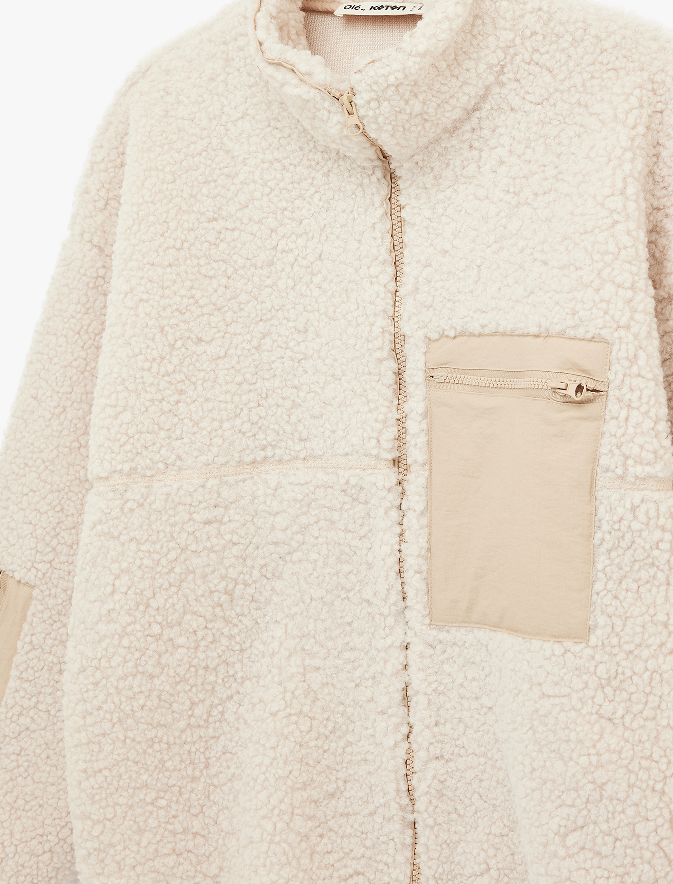   Uzun Kollu Fermuarlı Cep Detaylı Oversize Peluş Ceket