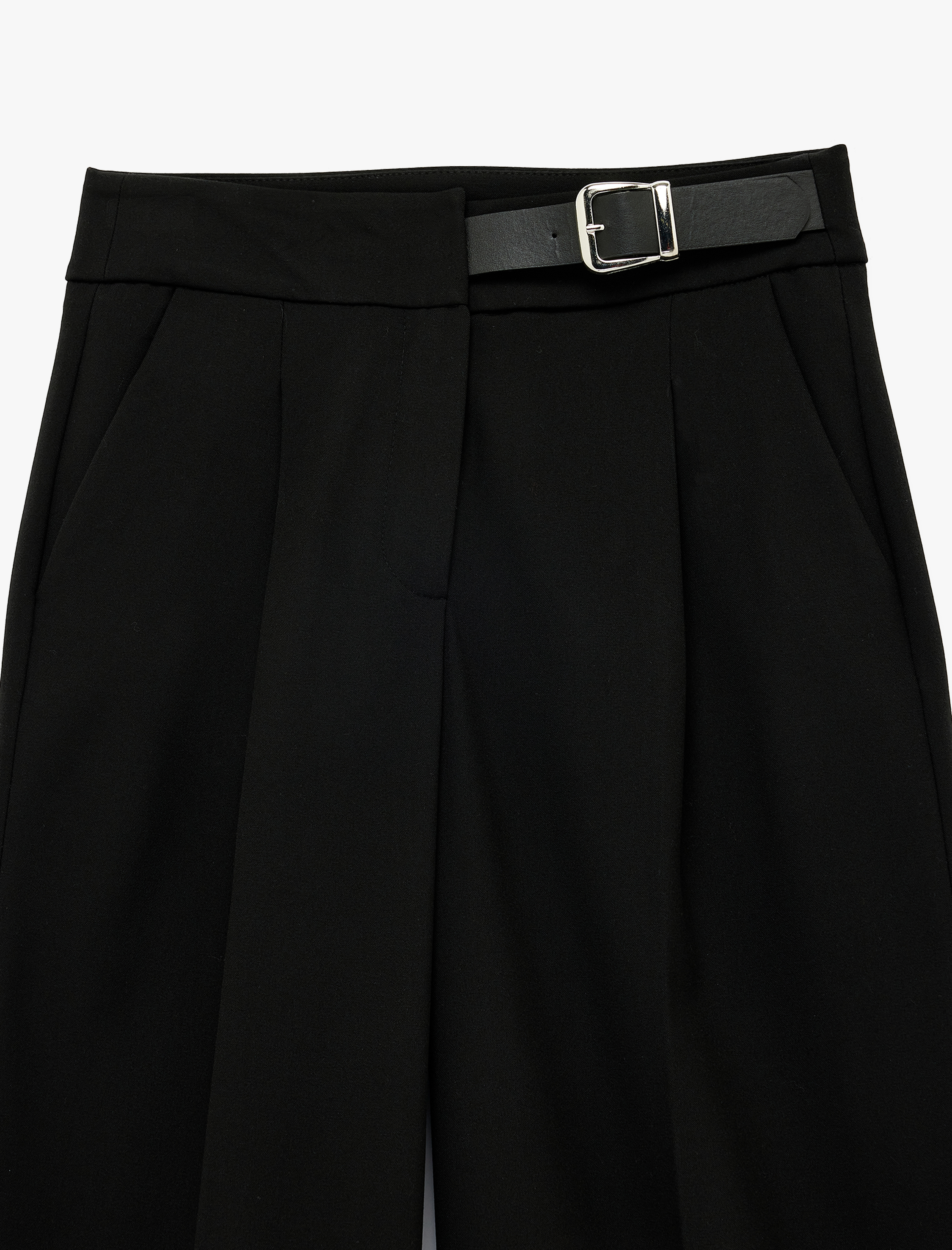   Yarım Kemer Detaylı Pileli Cepli Geniş Paça Kumaş Pantolon