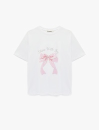 Pamuklu Kısa Kollu Bisiklet Yaka Fiyonk Baskılı Tişört