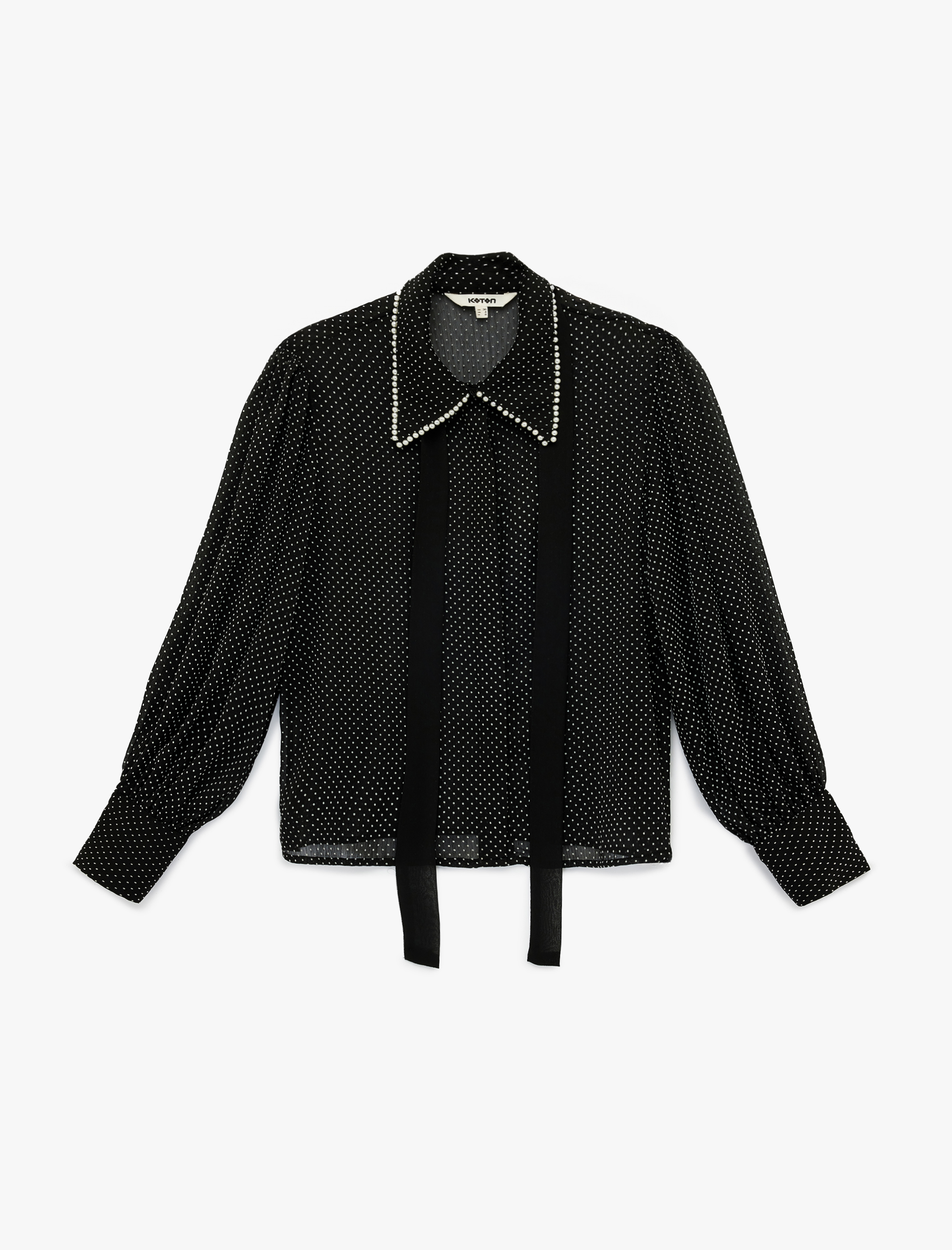   Uzun Kollu Boncuk Detaylı Fular Yaka Puantiye Desenli Şifon Gömlek