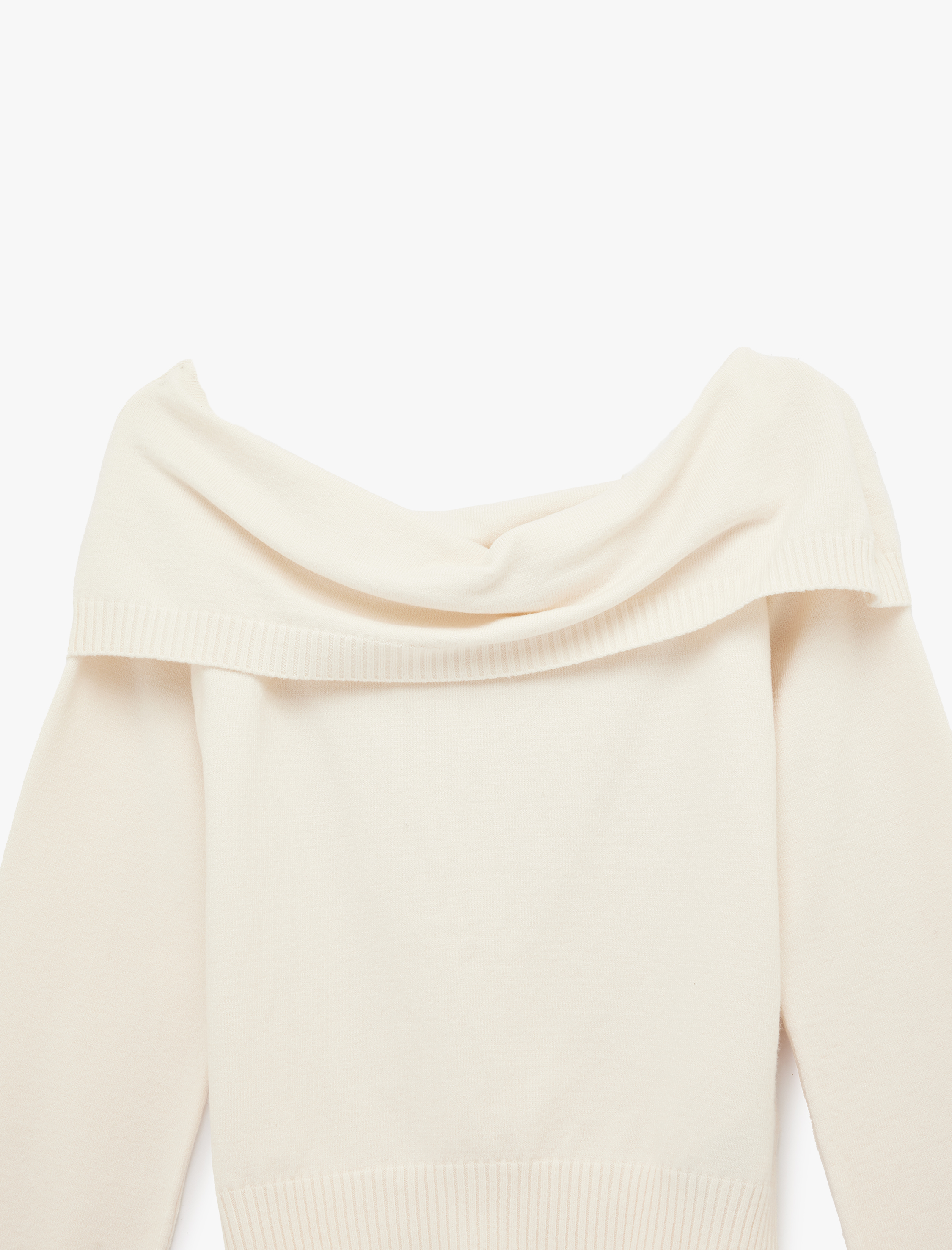   Uzun Kollu Omzu Açık Triko Kazak