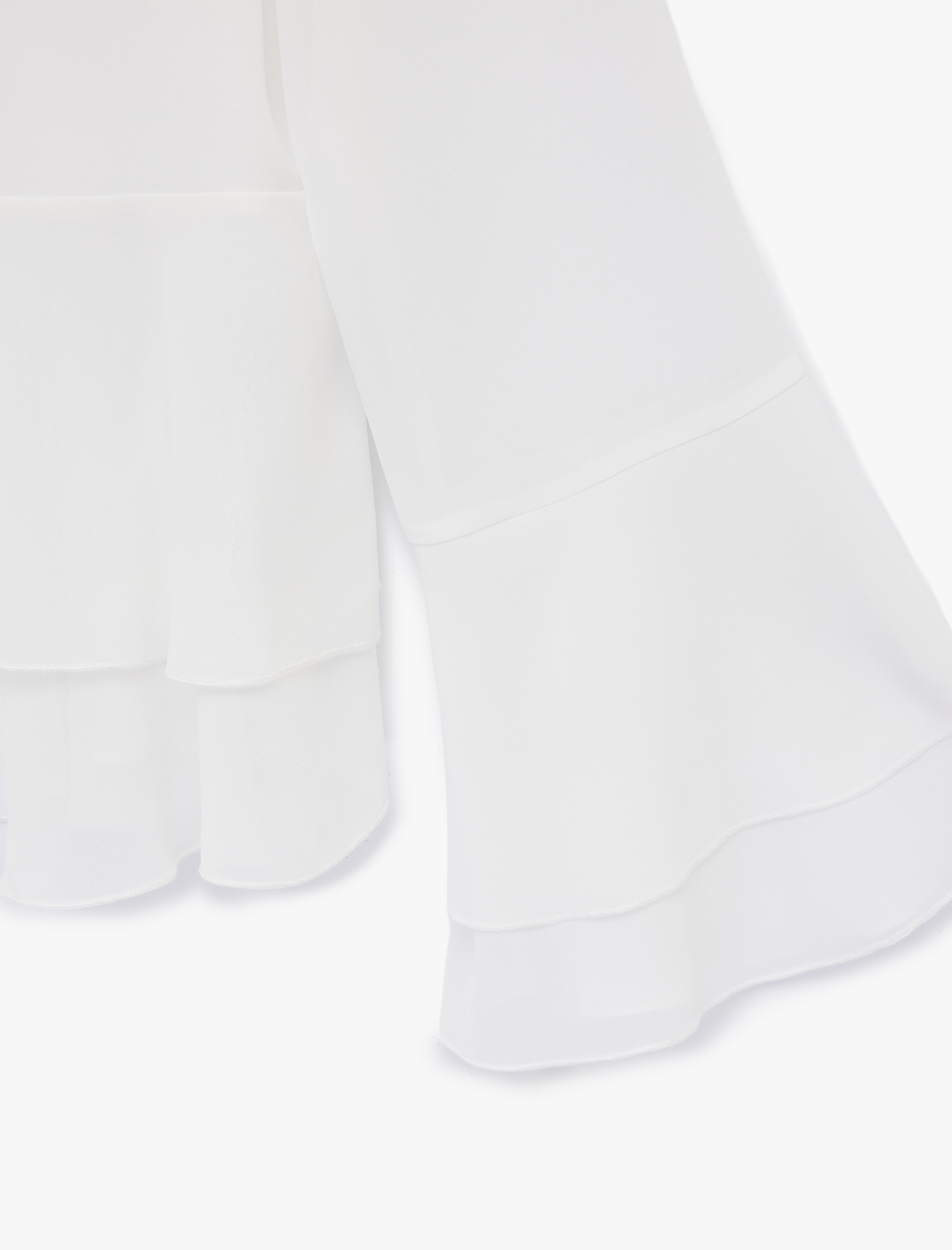   Uzun İspanyol Kollu Bağcıklı Yaka Fırfırlı Bluz