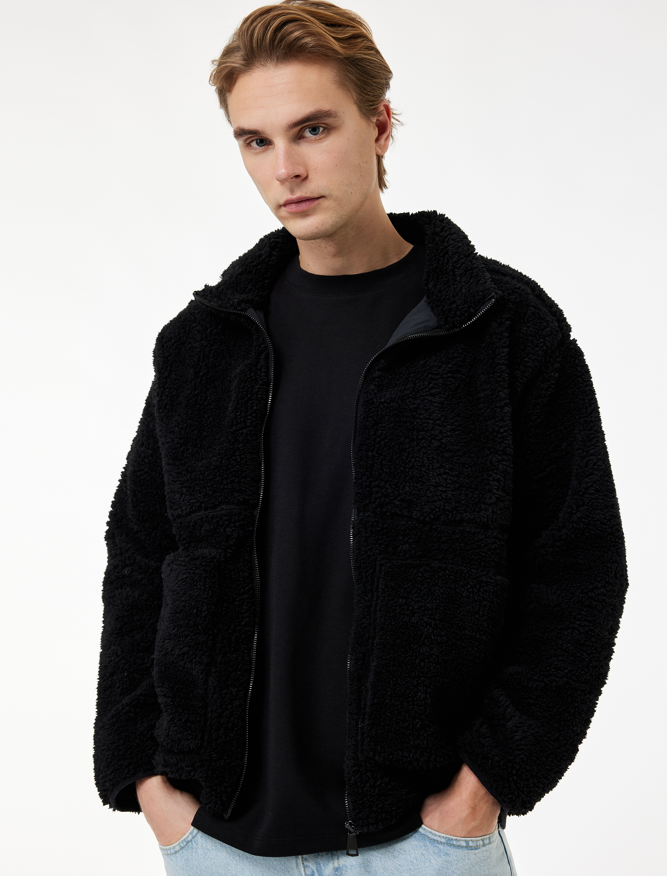   Uzun Kollu Cepli Dik Yaka Fermuarlı Peluş Ceket