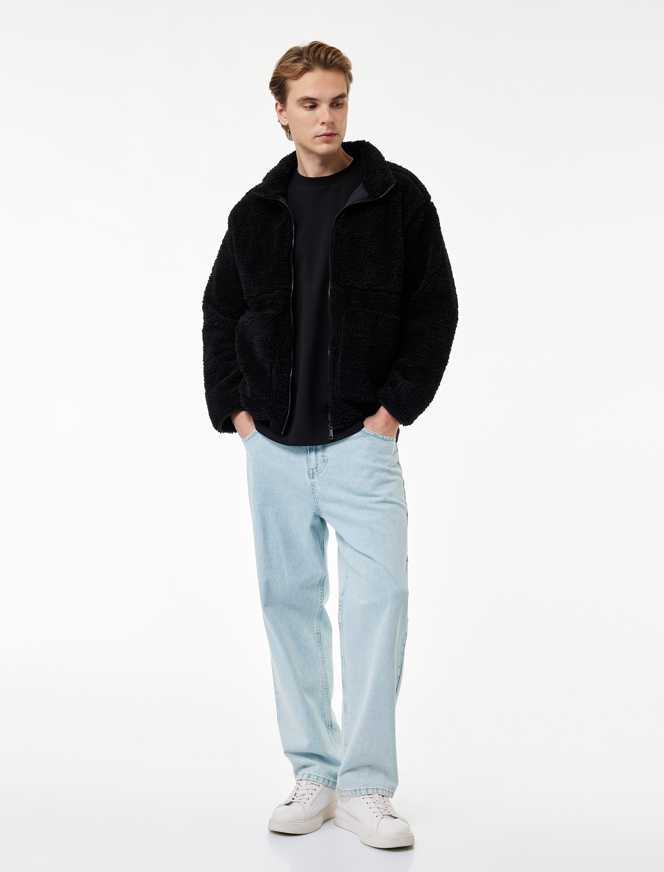   Uzun Kollu Cepli Dik Yaka Fermuarlı Peluş Ceket