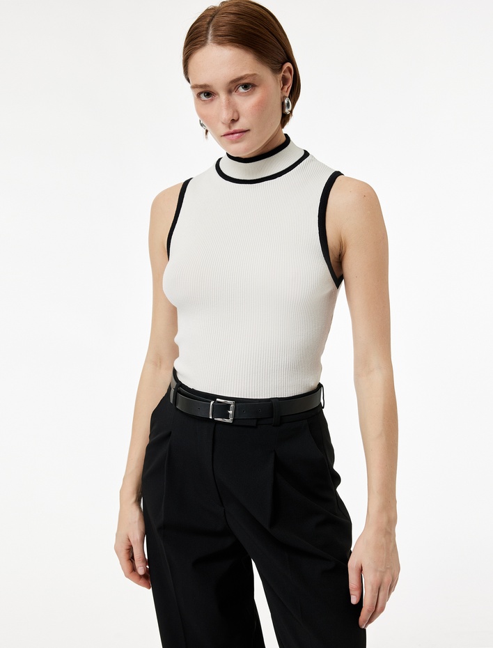  Kontrast Renk Detaylı Slim Fit Dik Yaka Kolsuz Triko Bluz