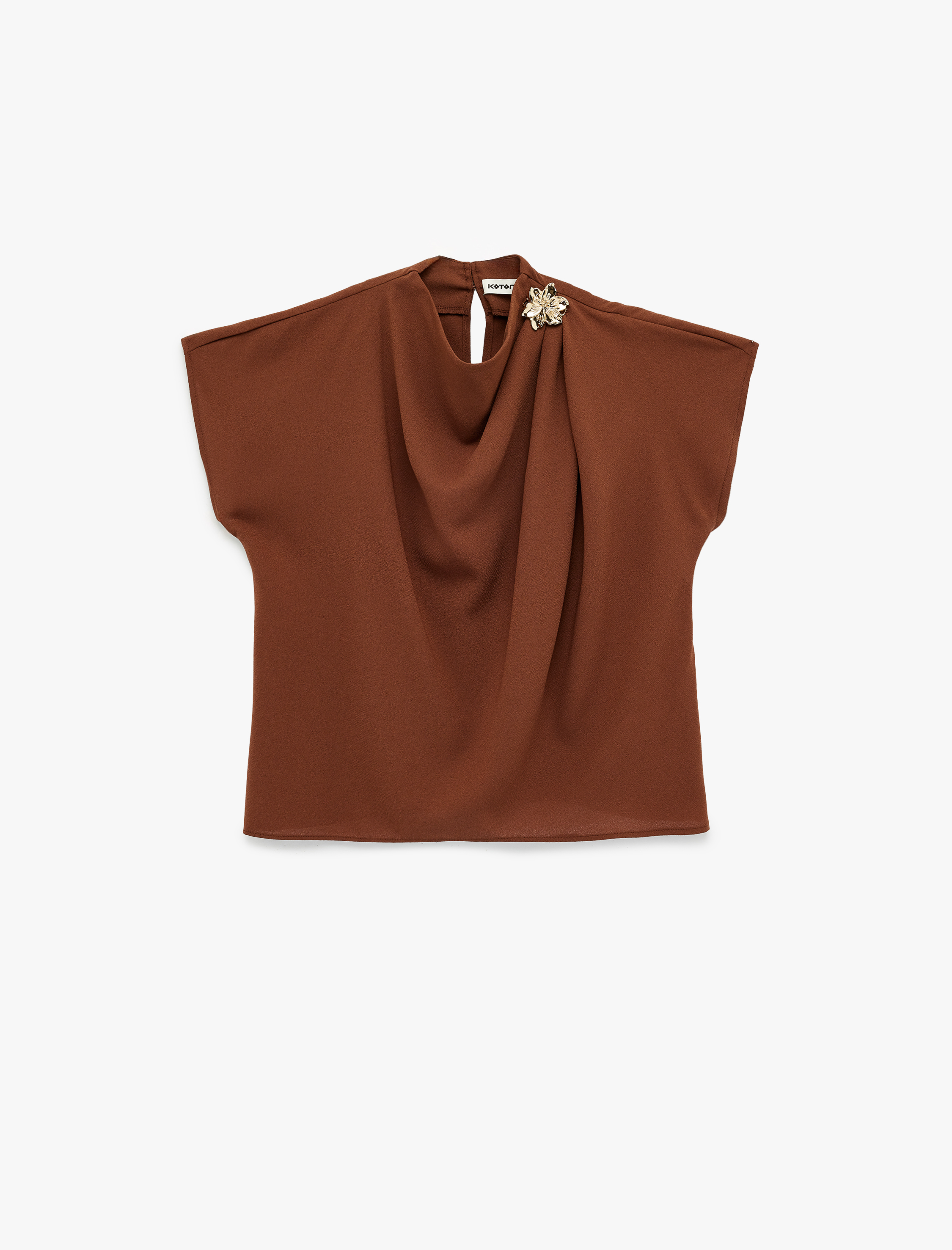   Yuvarlak Dökümlü Yaka Kolsuz Çiçek Aksesuarlı Bluz