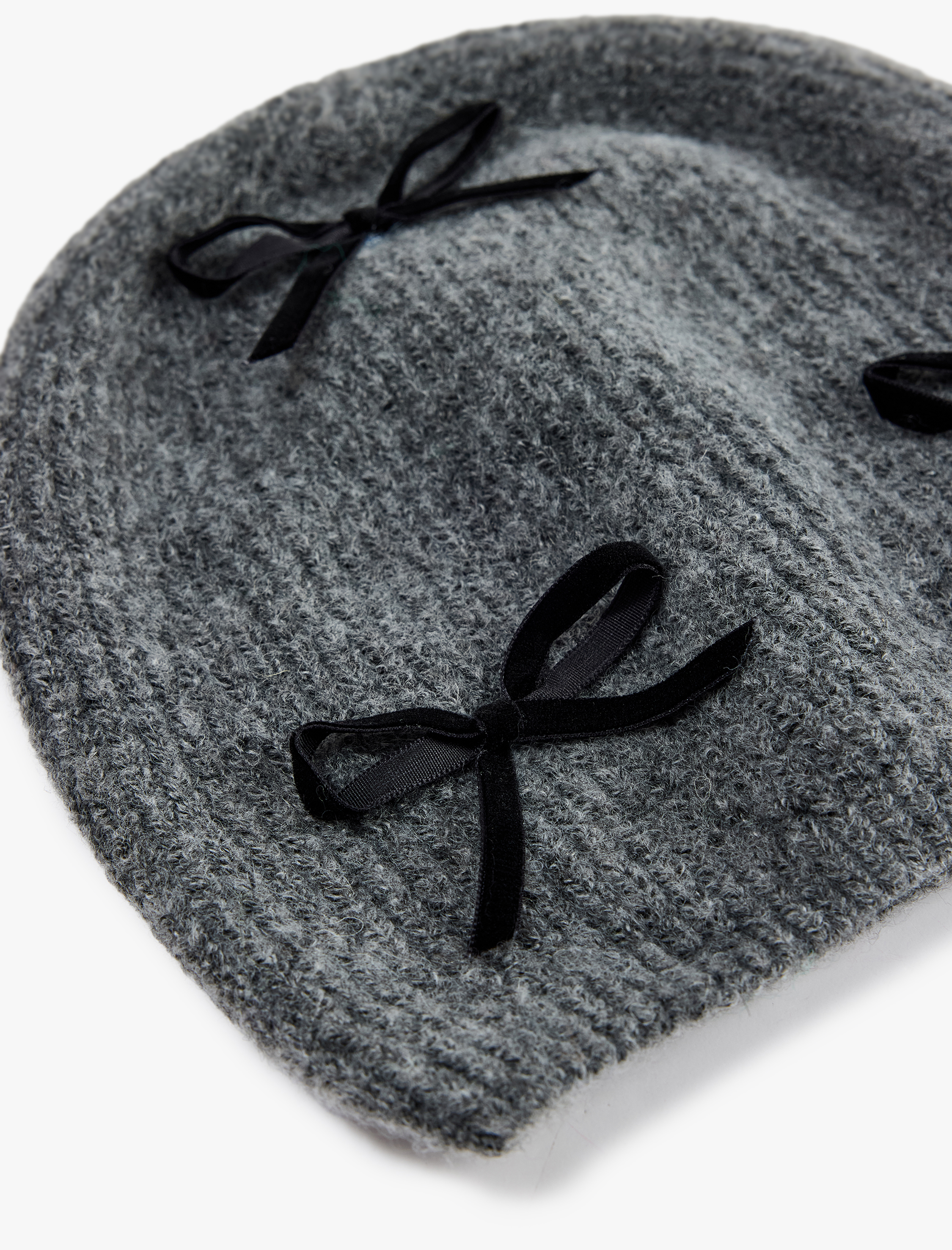  Kadın Fiyonklu Detaylı Koyun Yünü Karışımlı Bere