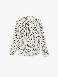 Uzun Kollu Cep Detaylı Hakim Yaka Gömlek