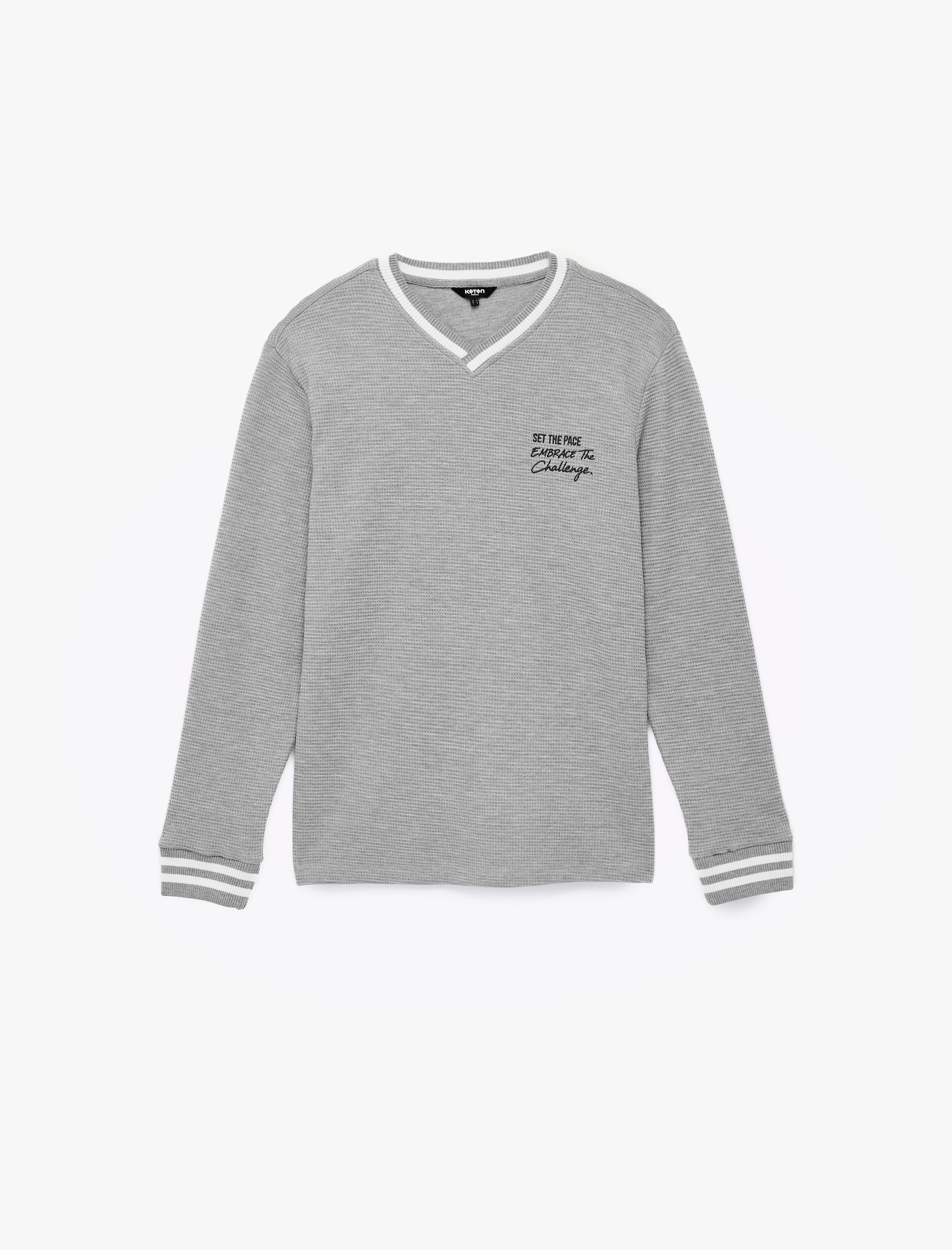   Regular Fit Çizgi Detaylı Nakışlı Dokulu V Yaka Sweatshirt