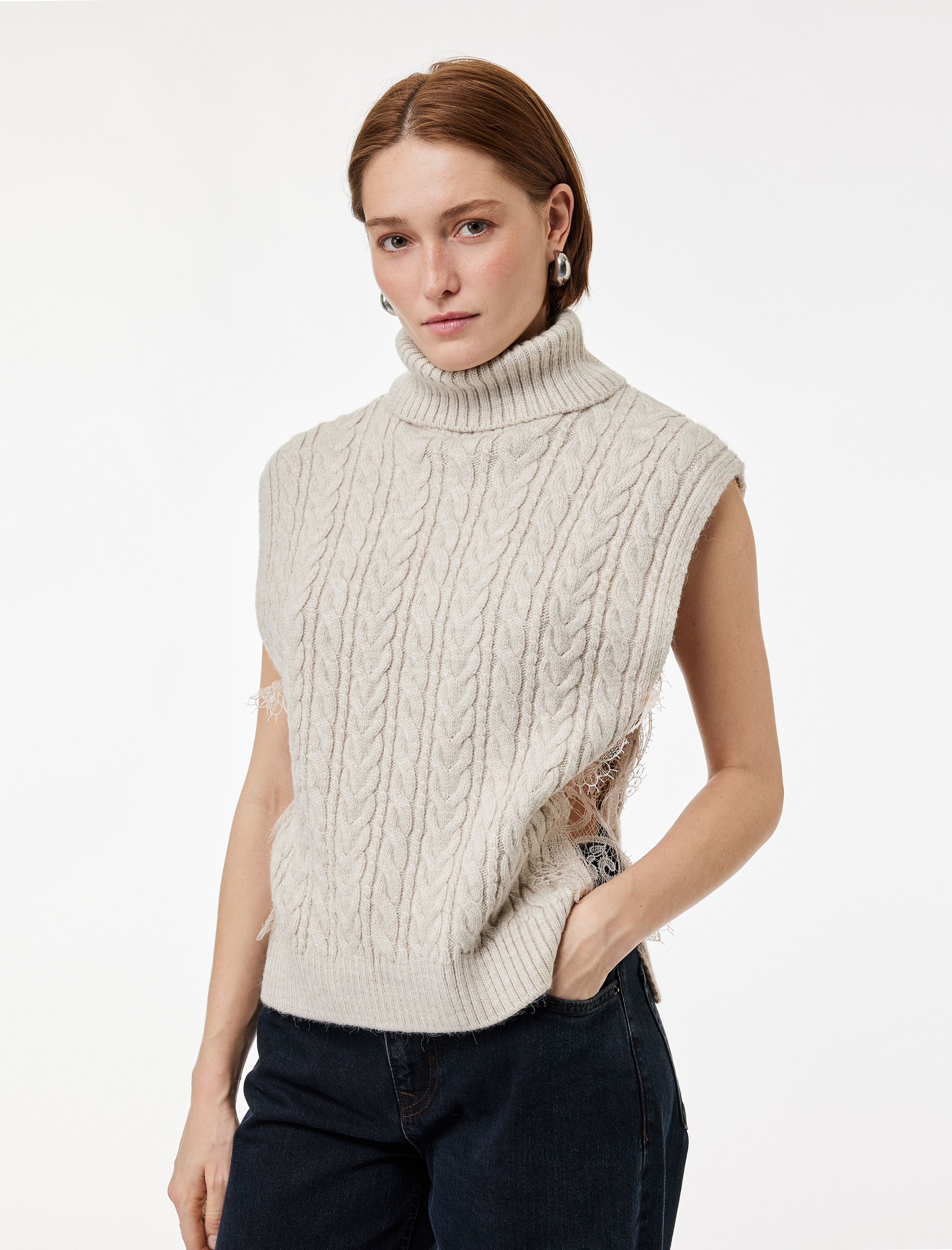   Koton X Şahika Ercümen - Yanları Dantel Detaylı Balıkçı Yaka Saç Örgü Süveter