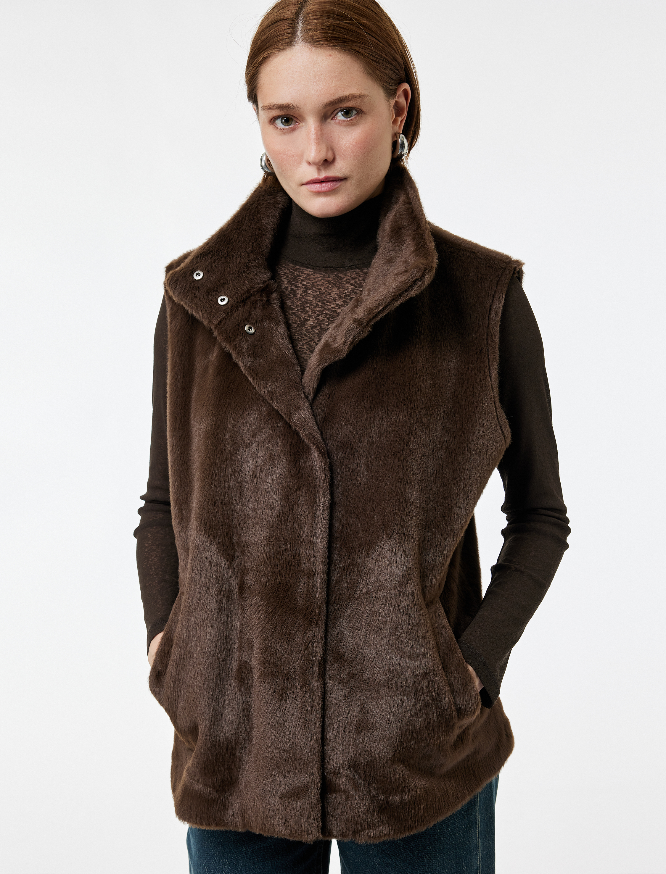   Çıt Çıt Düğme Detaylı Kolsuz Oversize Dik Yaka Suni Kürk Yelek