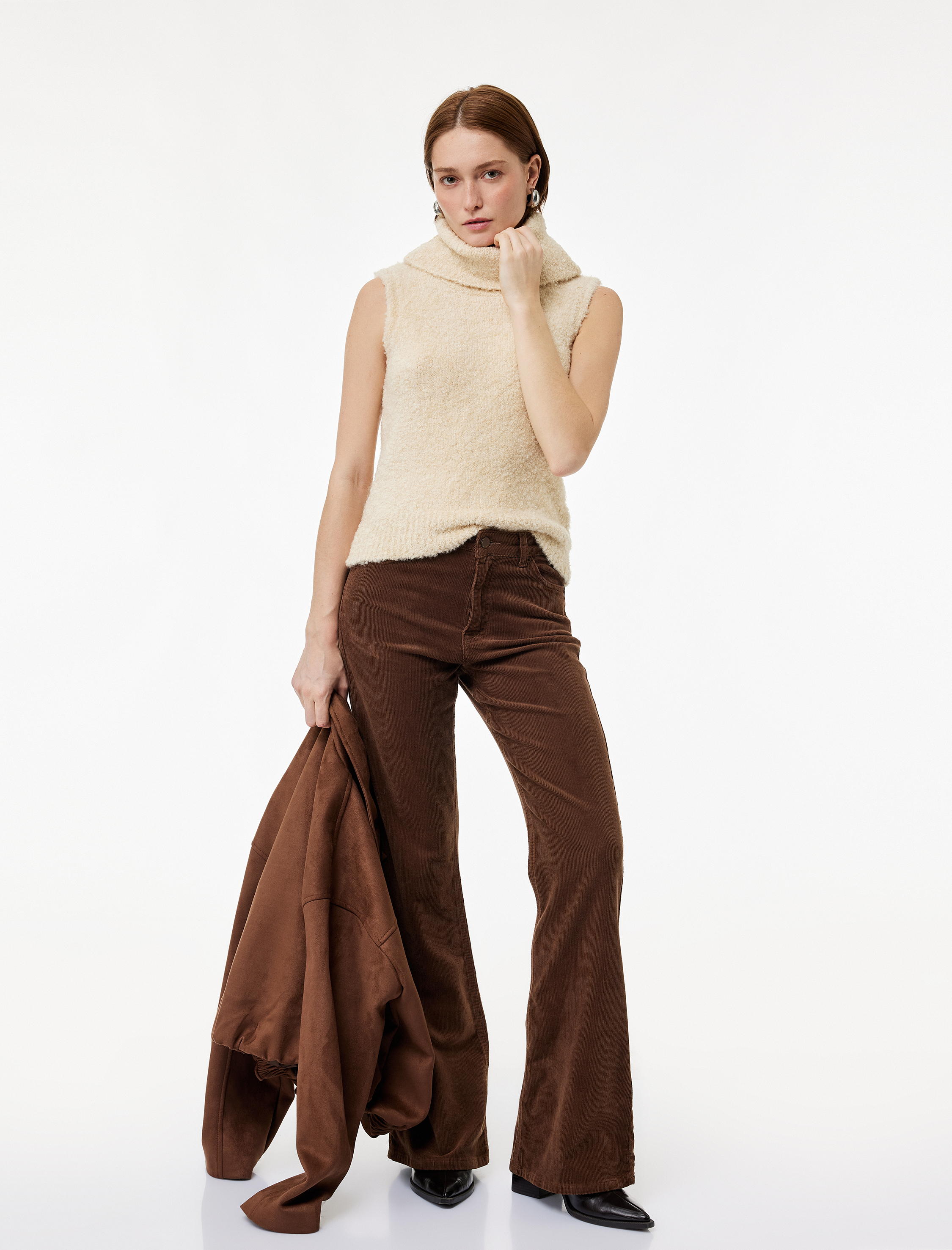   Koton X Sibil Çetinkaya - Balıkçı Yaka Kolsuz Peluş Süveter