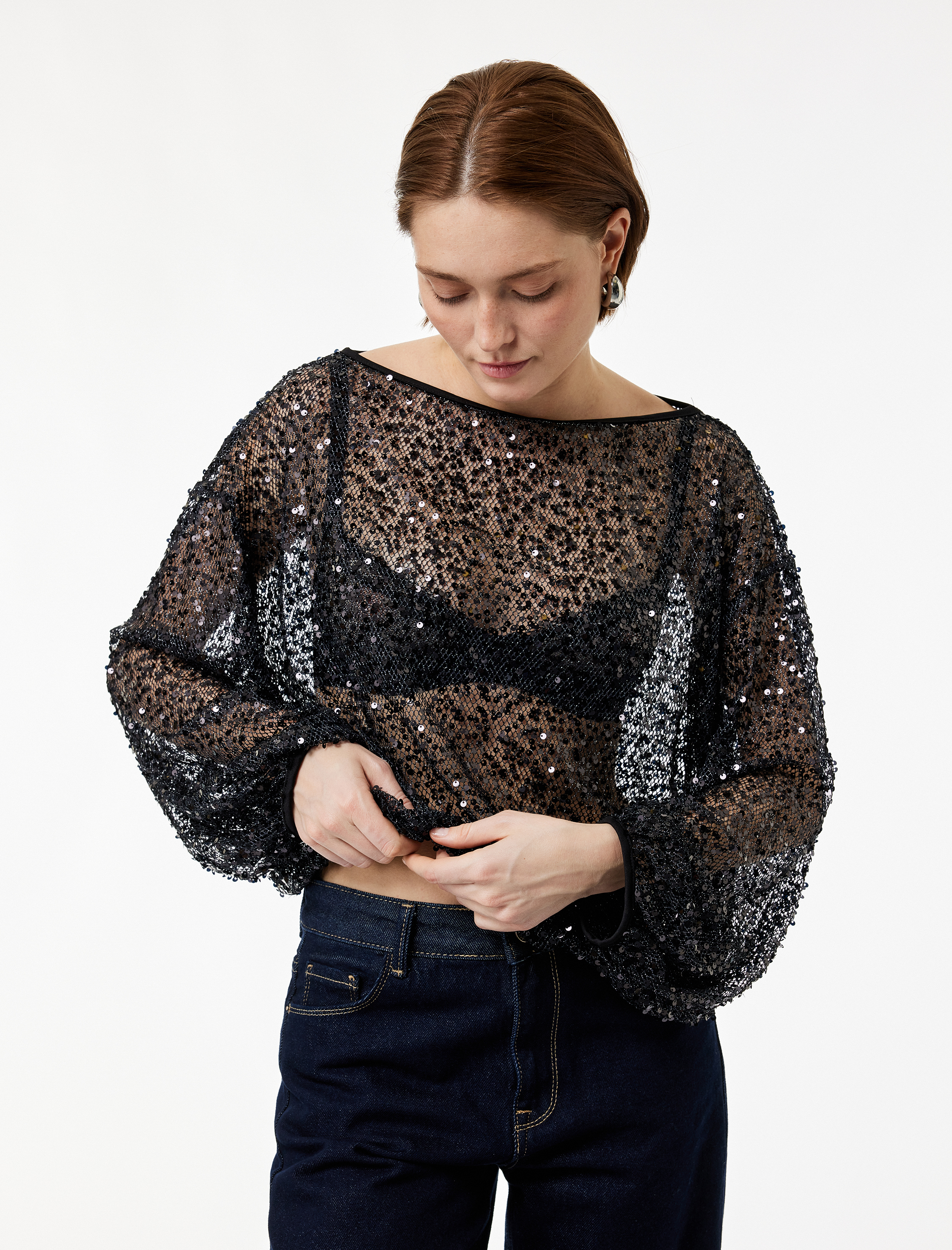   Kayık Yuvarlak Yaka Uzun Kollu Pullu Payetli Bluz