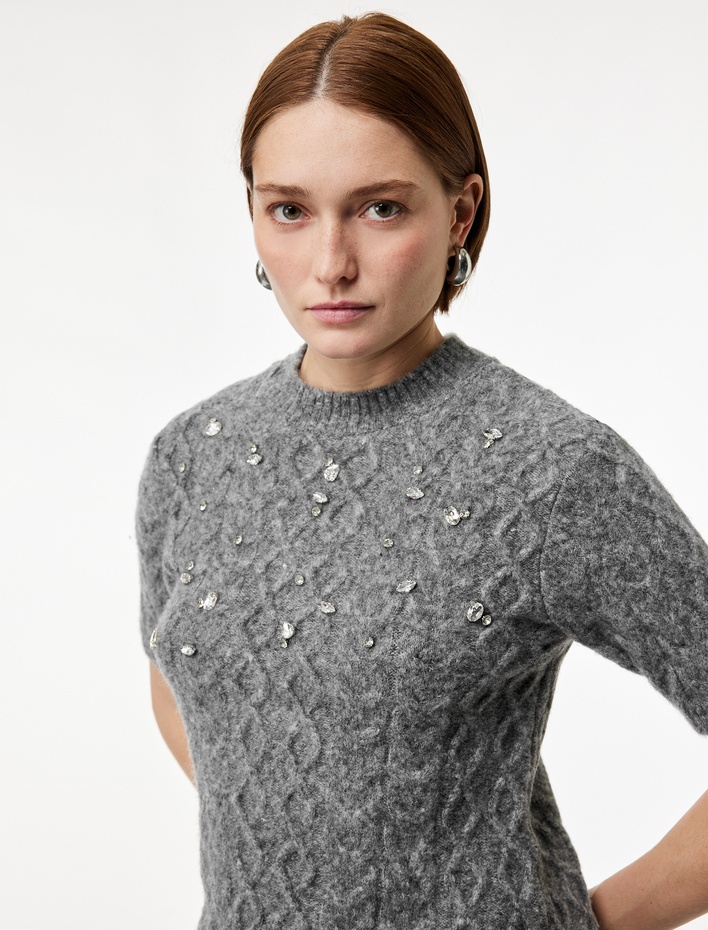  Bisiklet Yaka Kısa Kollu Taşlı Saç Örgü Kazak