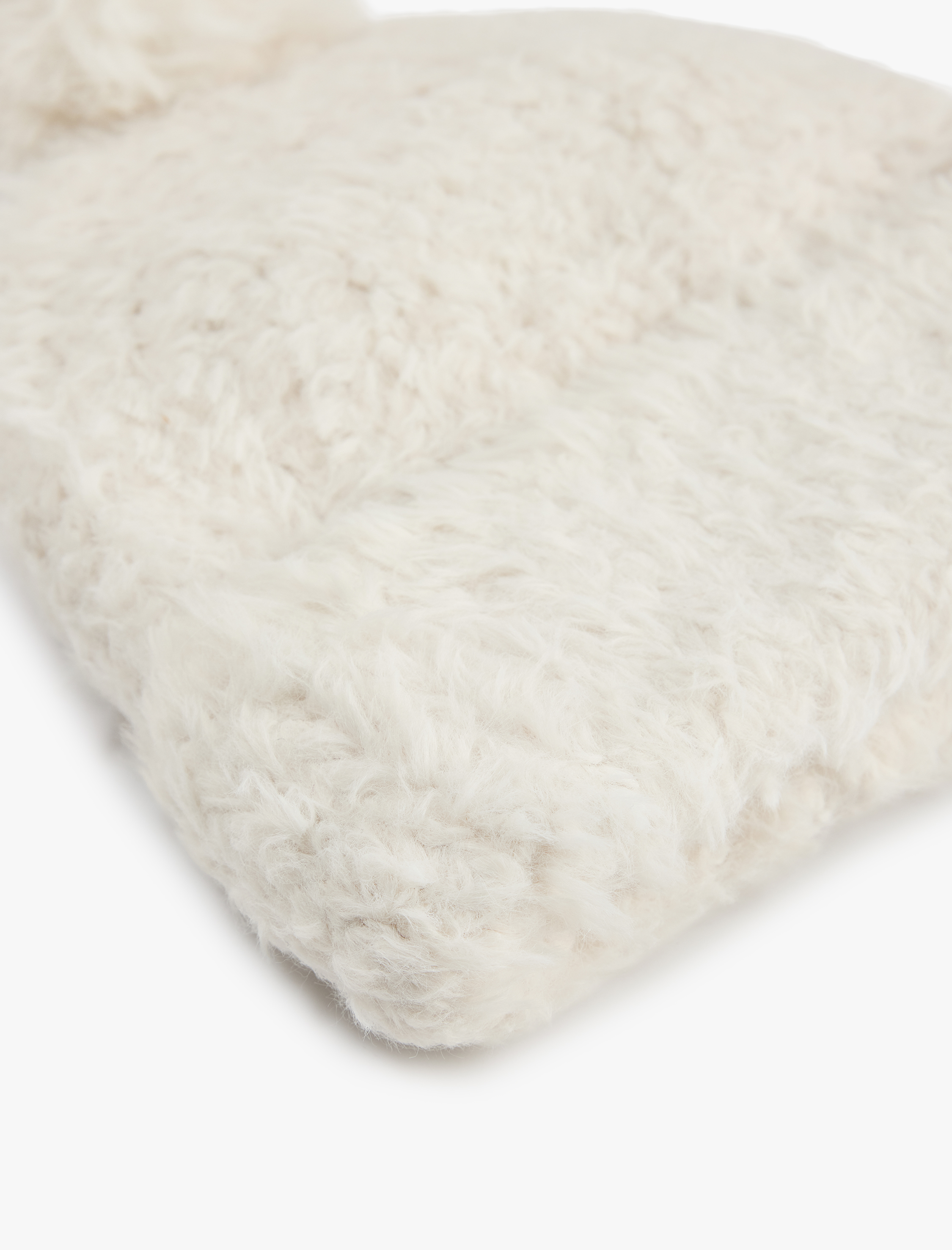  Kadın Pon Pon Detaylı Peluş Bere