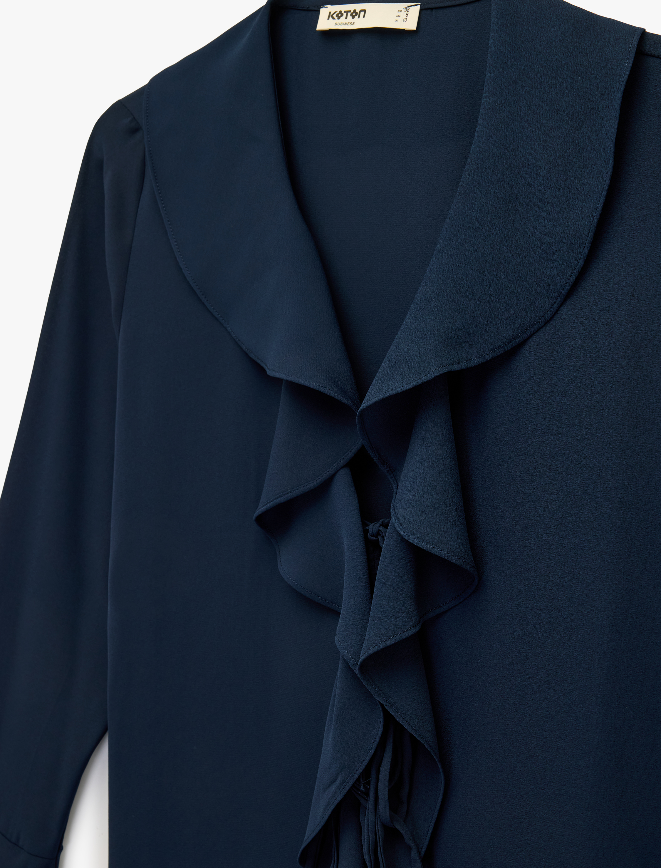   Uzun Kollu V Yaka Fırfır Detaylı Şifon Bluz