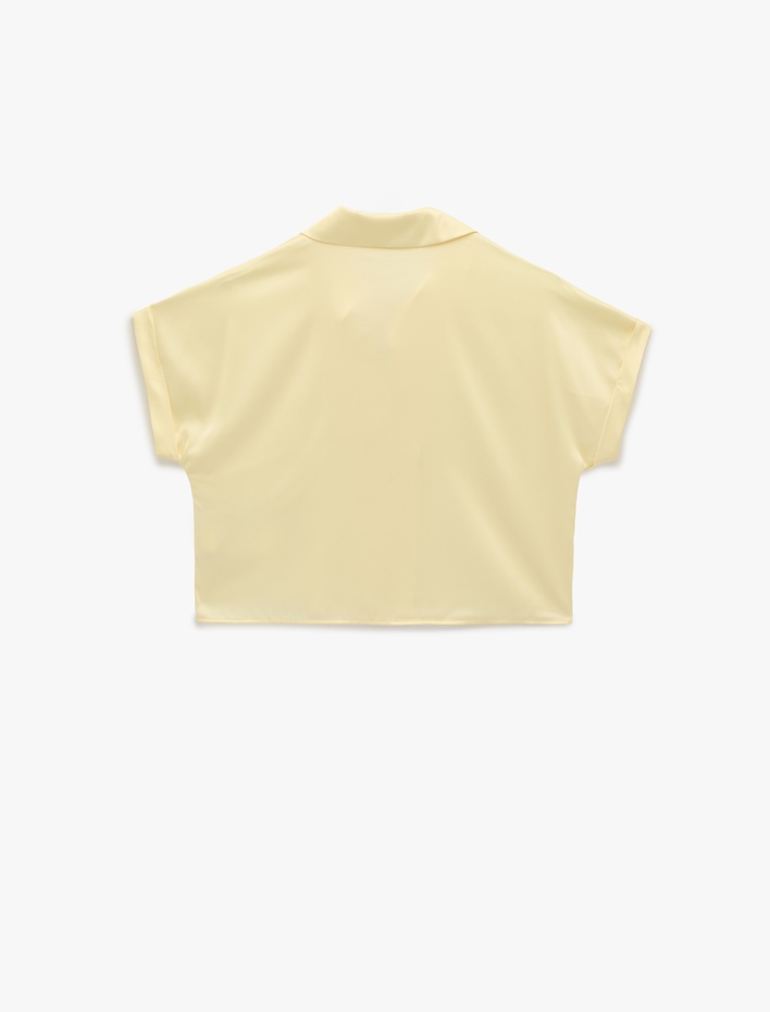  Kısa Kollu Kaçık Yaka Oversize Saten Gömlek