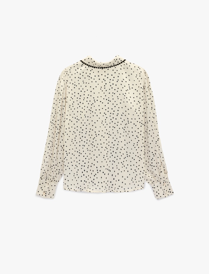  Regular Fit Puantiyeli Bağlama Detaylı Klasik Yaka Uzun Kollu Gömlek