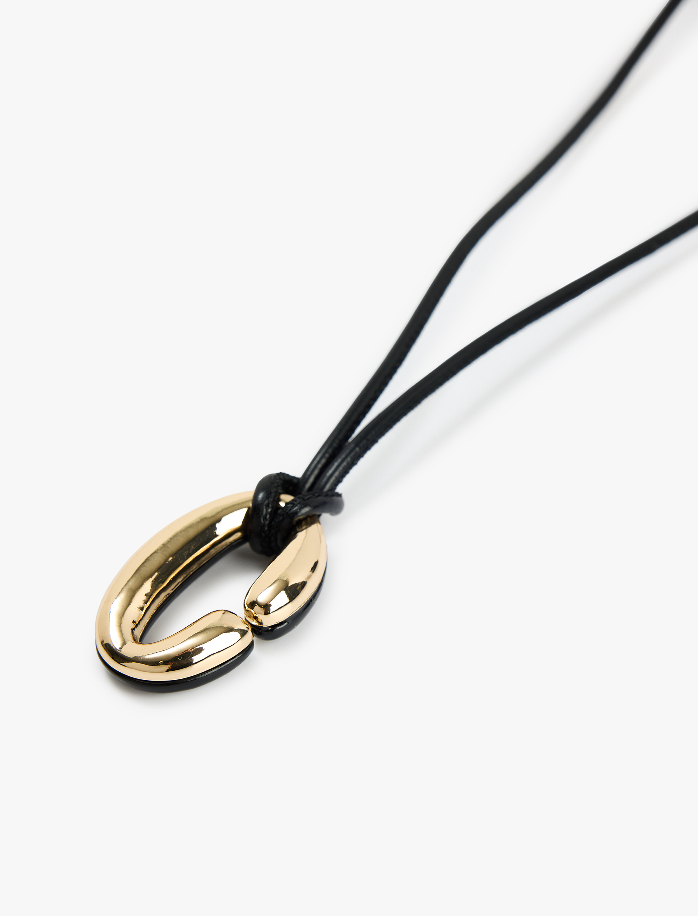  Kadın Sallantılı Oval Charmlı Kolye - Koton X Sima Tarkan