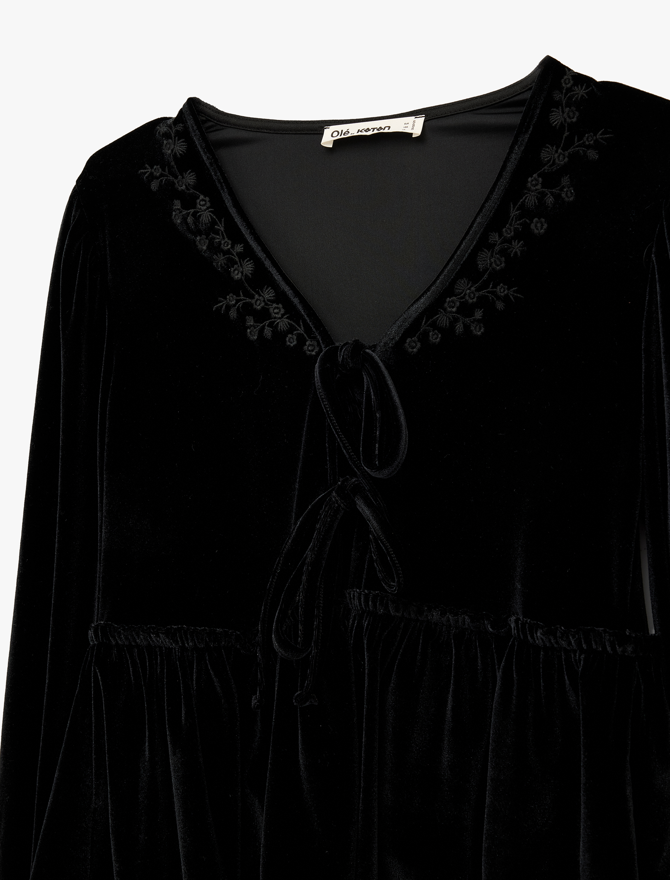   Slim Fit Balon Kol V Yaka Çiçek İşlemeli Bağcıklı Kadife Bluz