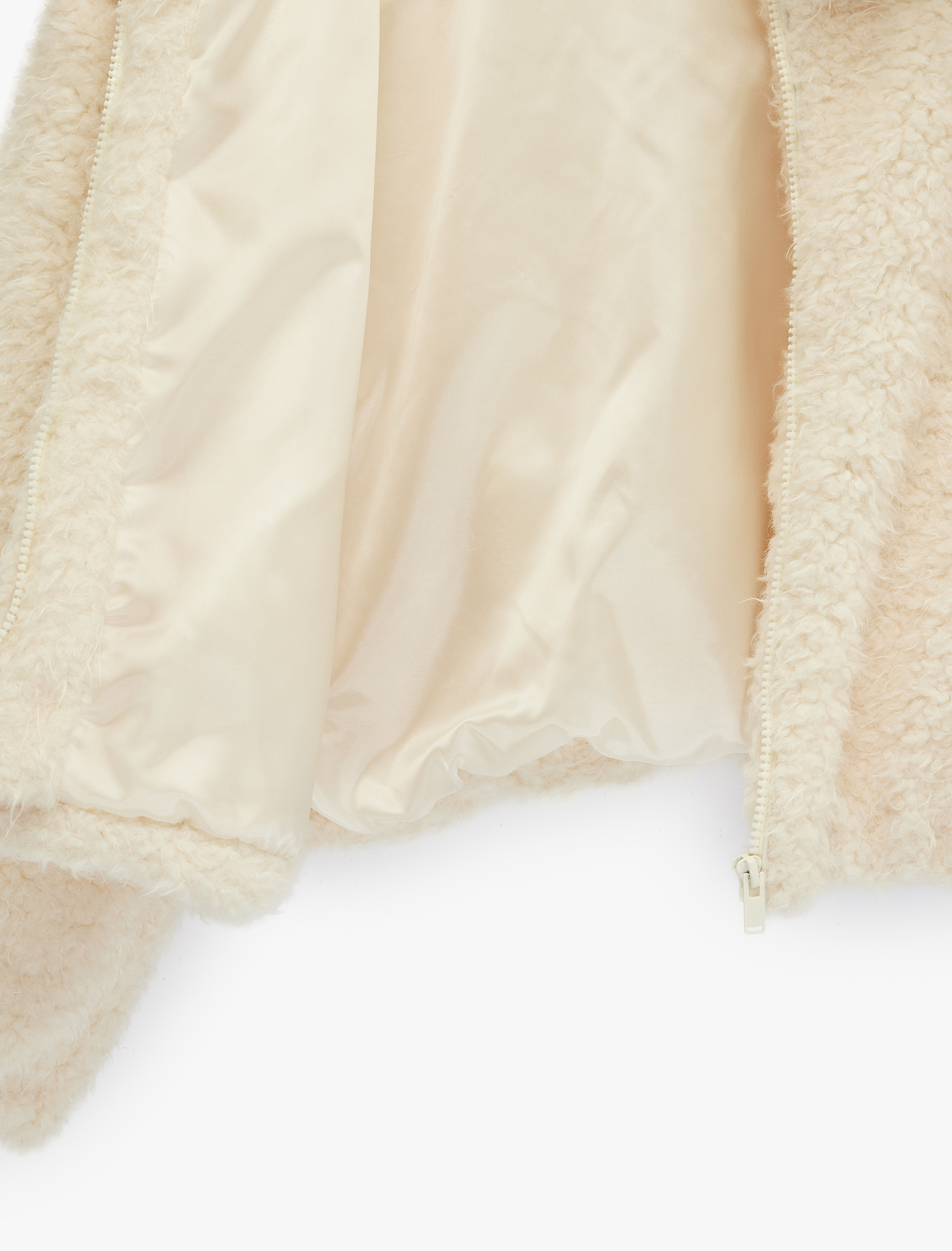   Uzun Kollu Dik Yaka Fermuarlı Peluş Ceket