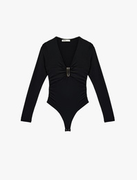 Uzun Kollu Metal Aksesuarlı Slim Fit V Yaka Bluz