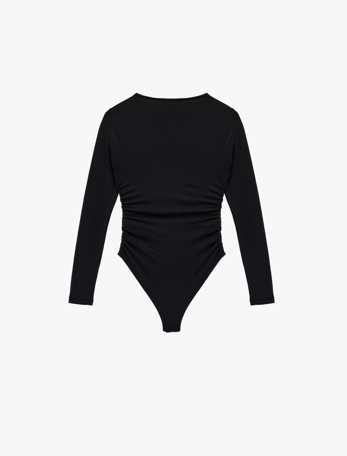  Uzun Kollu Metal Aksesuarlı Slim Fit V Yaka Bluz