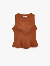 Slim Fit Asimetrik Peplum Bisiklet Yaka Kolsuz Bluz