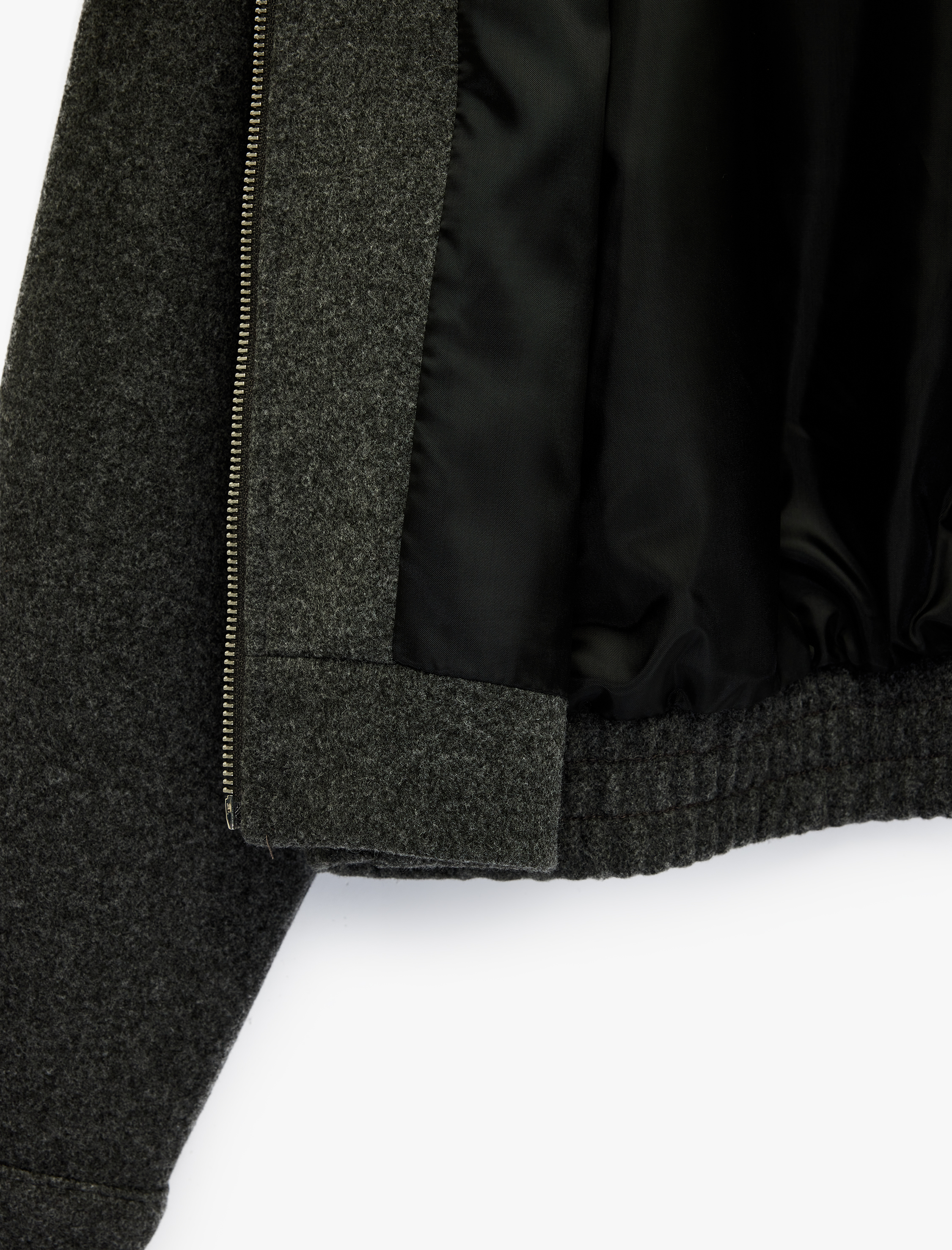   Uzun Kollu Fermuarlı Klasik Yaka Cep Detaylı Ceket