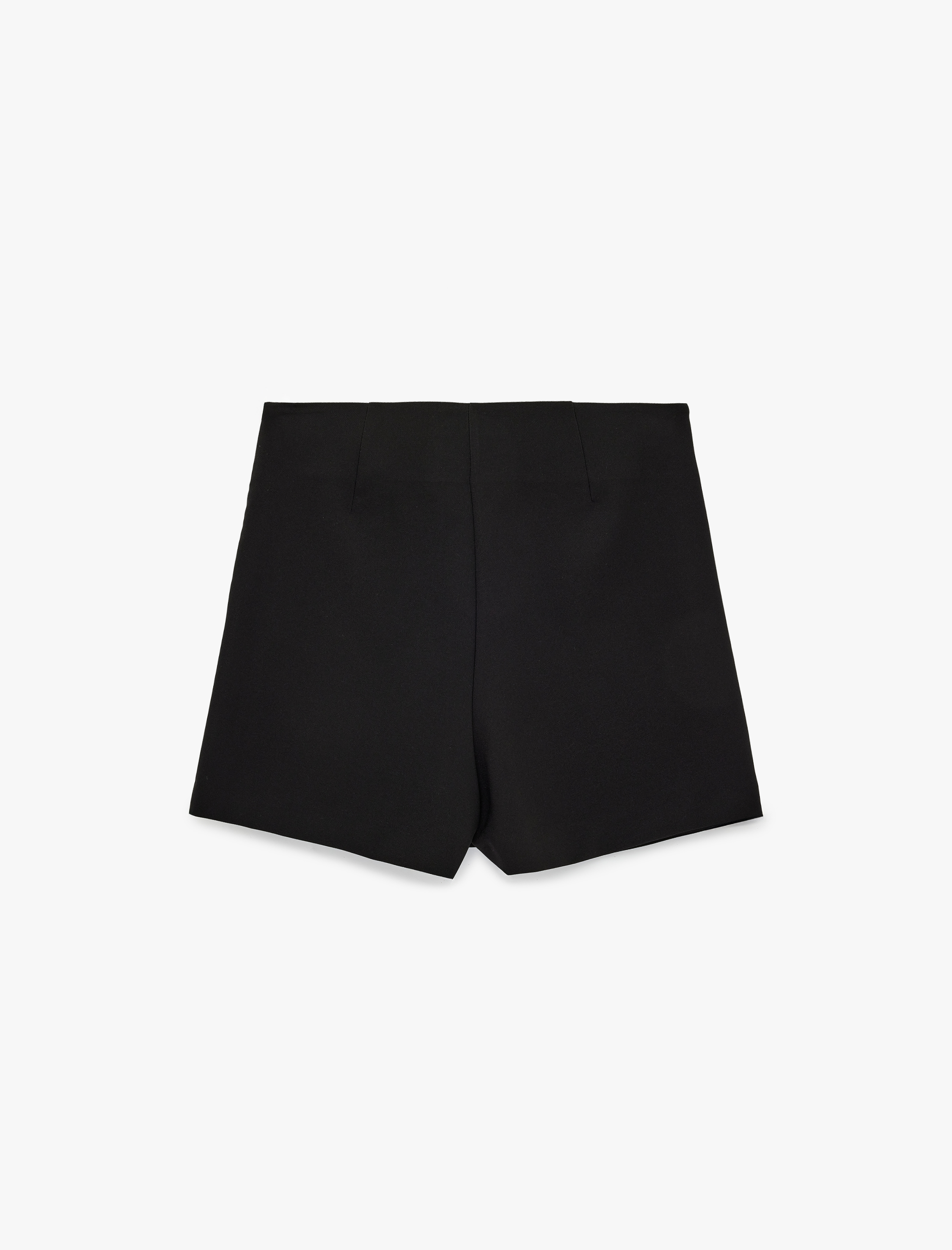   Kruvaze Metal Aksesuarlı Mini Şort Etek