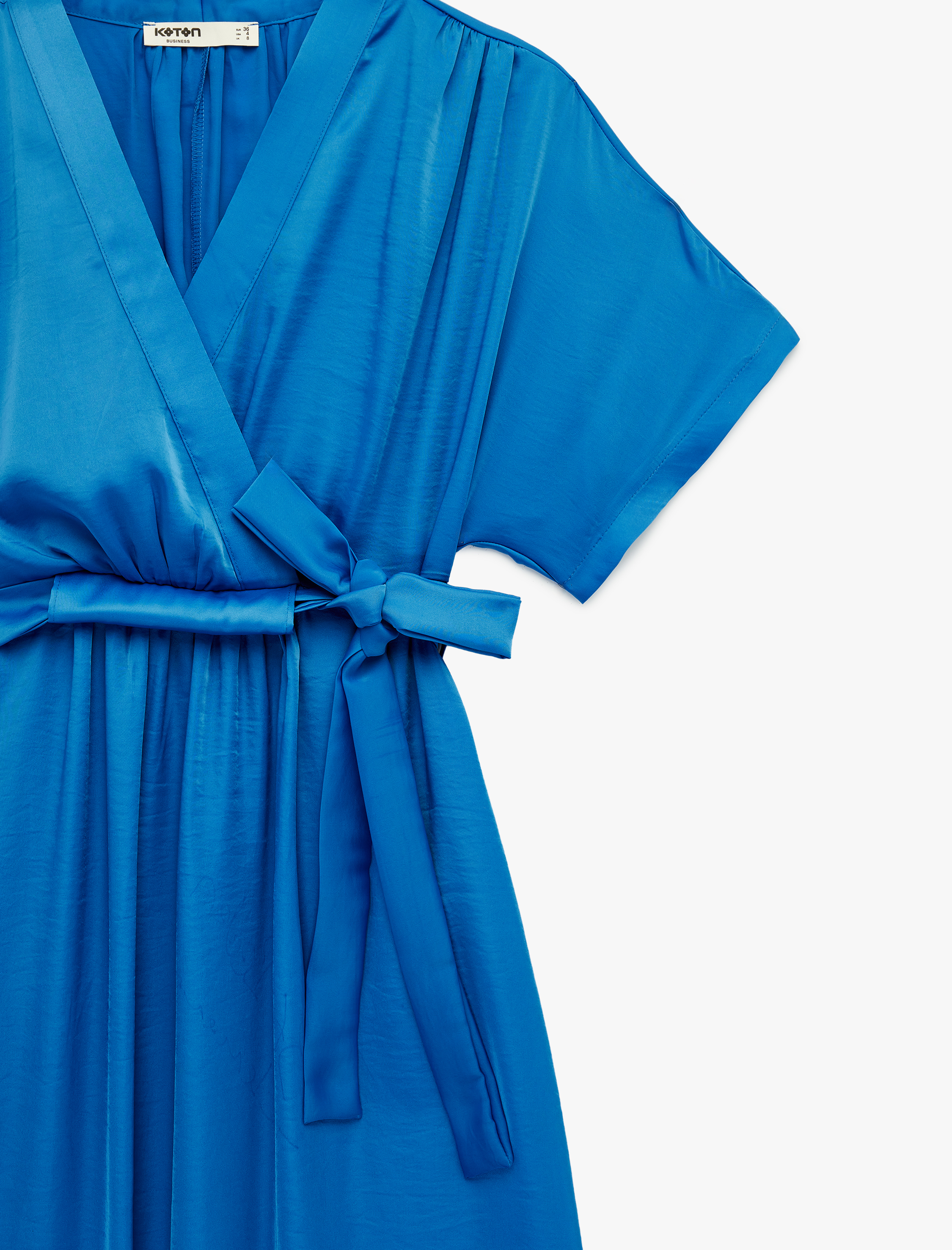   Kısa Kollu Kemer Detaylı Kruvaze Midi Saten Elbise