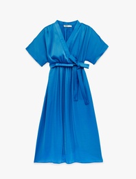 Kısa Kollu Kemer Detaylı Kruvaze Midi Saten Elbise