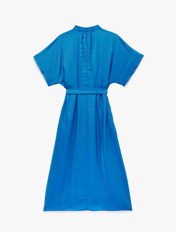  Kısa Kollu Kemer Detaylı Kruvaze Midi Saten Elbise