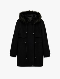 Uzun Kollu Beli Bağcıklı Fermuarlı Suni Kürklü Kapüşonlu Kaşe Kaban