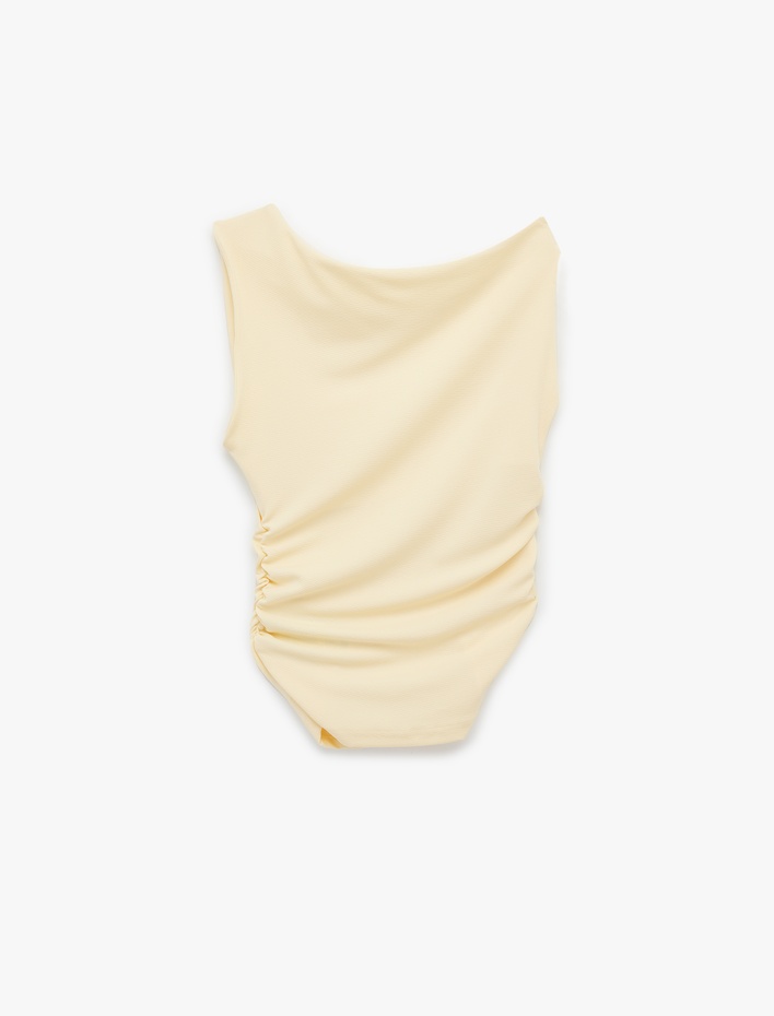  Asimetrik Yaka Slim Fit Kolsuz Drapeli Bluz