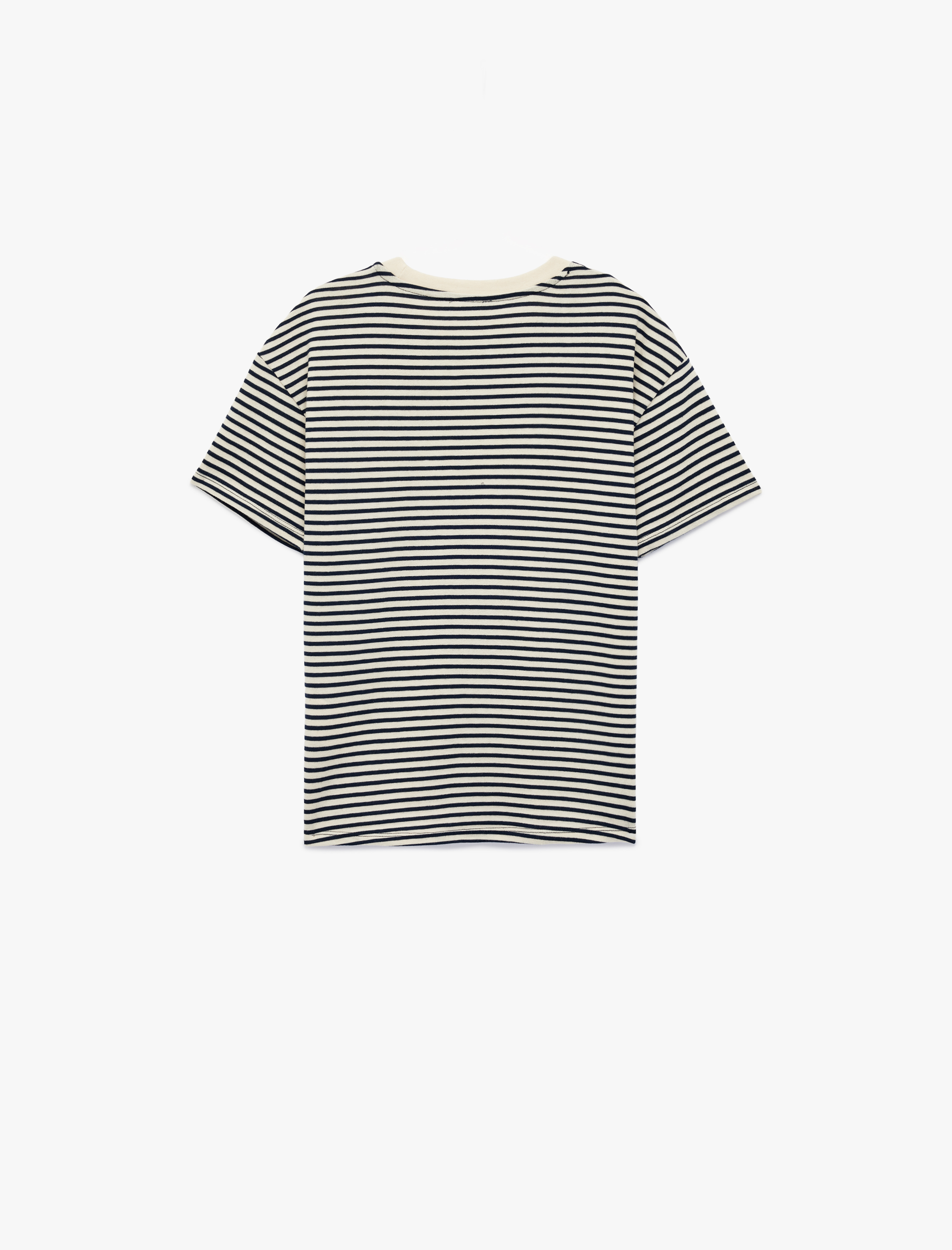  Erkek Çocuk Kısa Kollu Bisiklet Yaka Cep Detaylı Oversize Çizgili Tişört