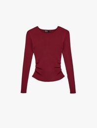 Uzun Kollu Drape Detaylı Yuvarlak Kayık Yaka Triko Kazak