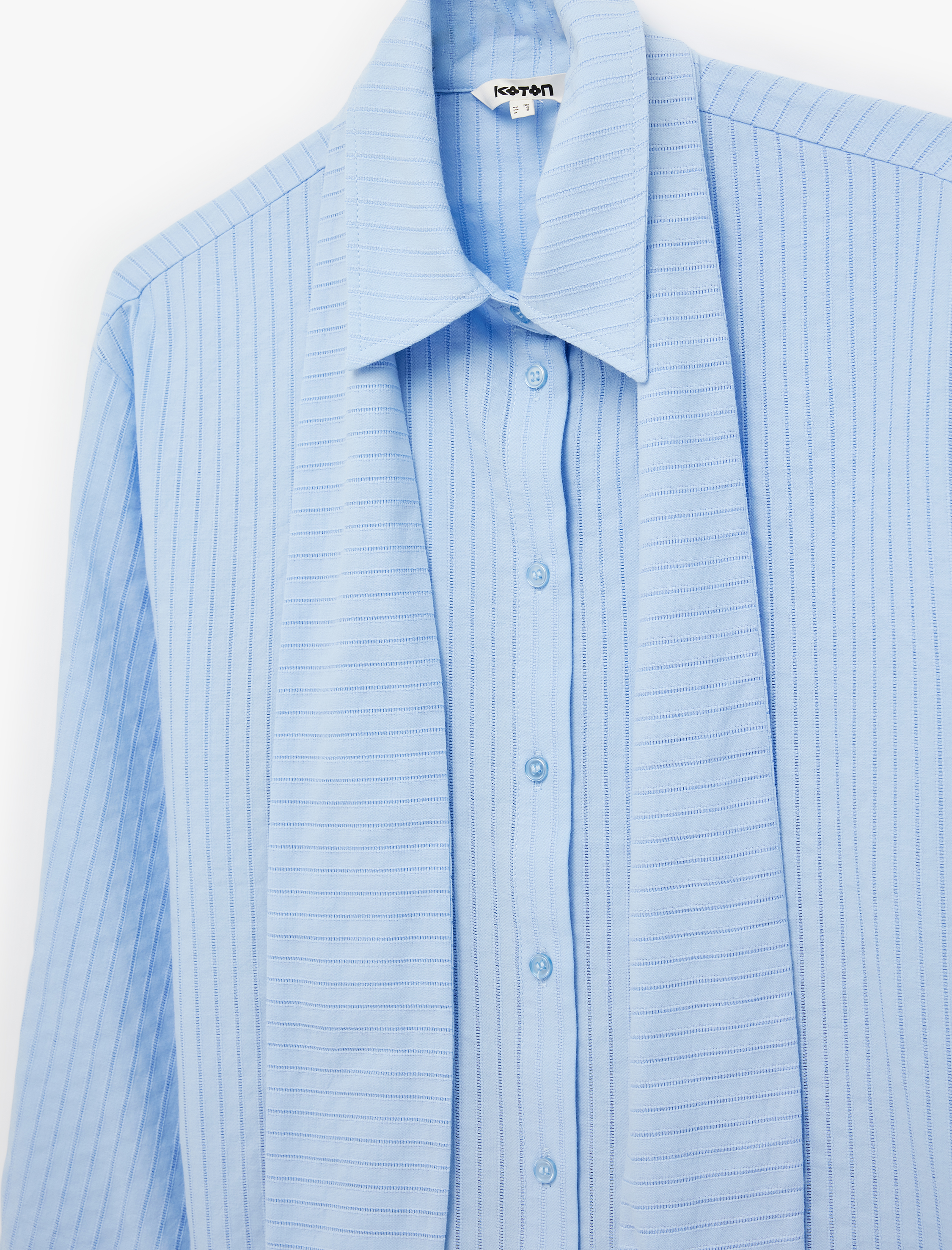   Regular Fit Uzun Kollu Çizgili Fular Yaka Gömlek