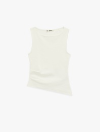 Slim Fit Asimetrik Kesim Kolsuz Kayık Yaka Bluz