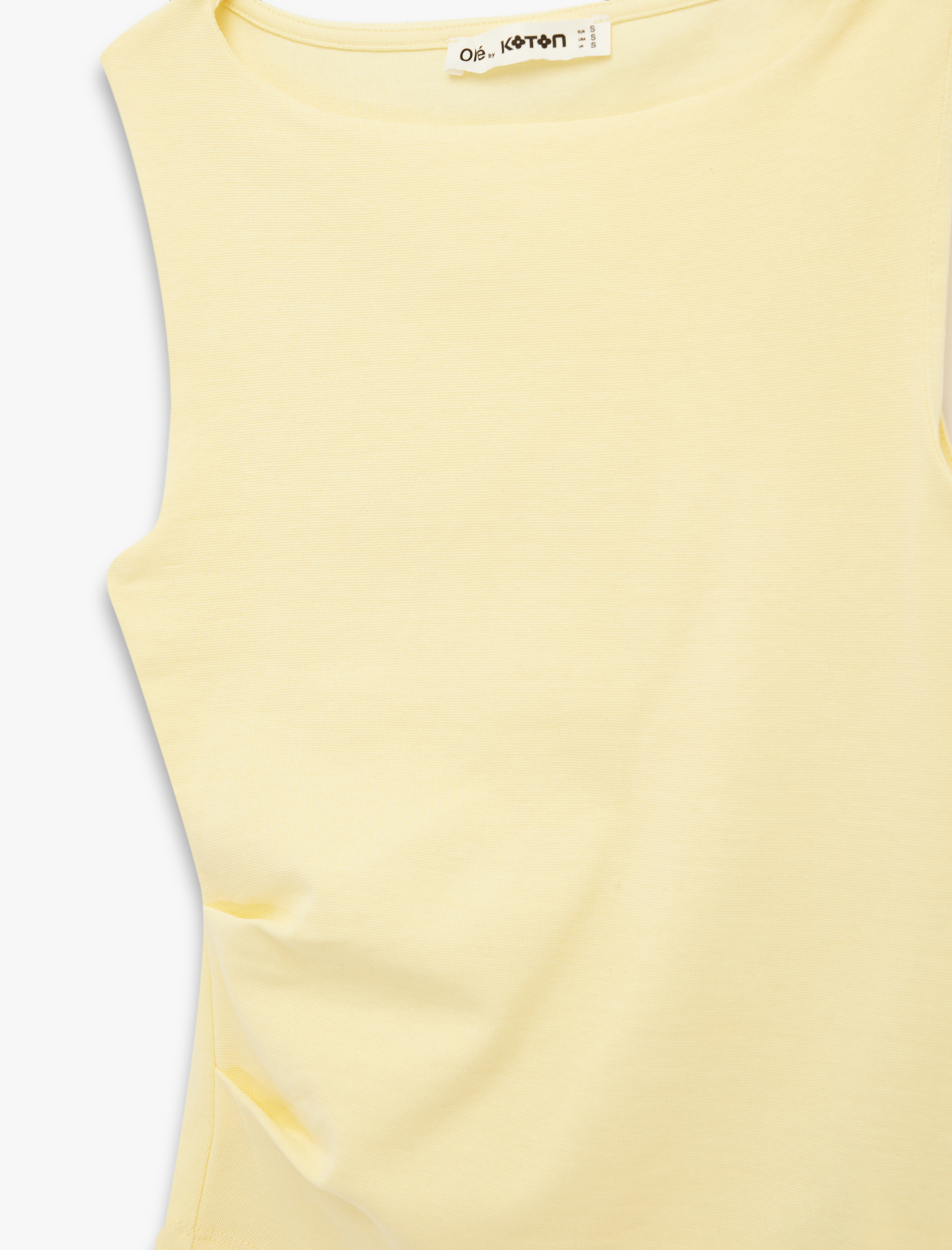   Slim Fit Asimetrik Kesim Kolsuz Kayık Yaka Bluz