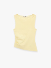 Slim Fit Asimetrik Kesim Kolsuz Kayık Yaka Bluz