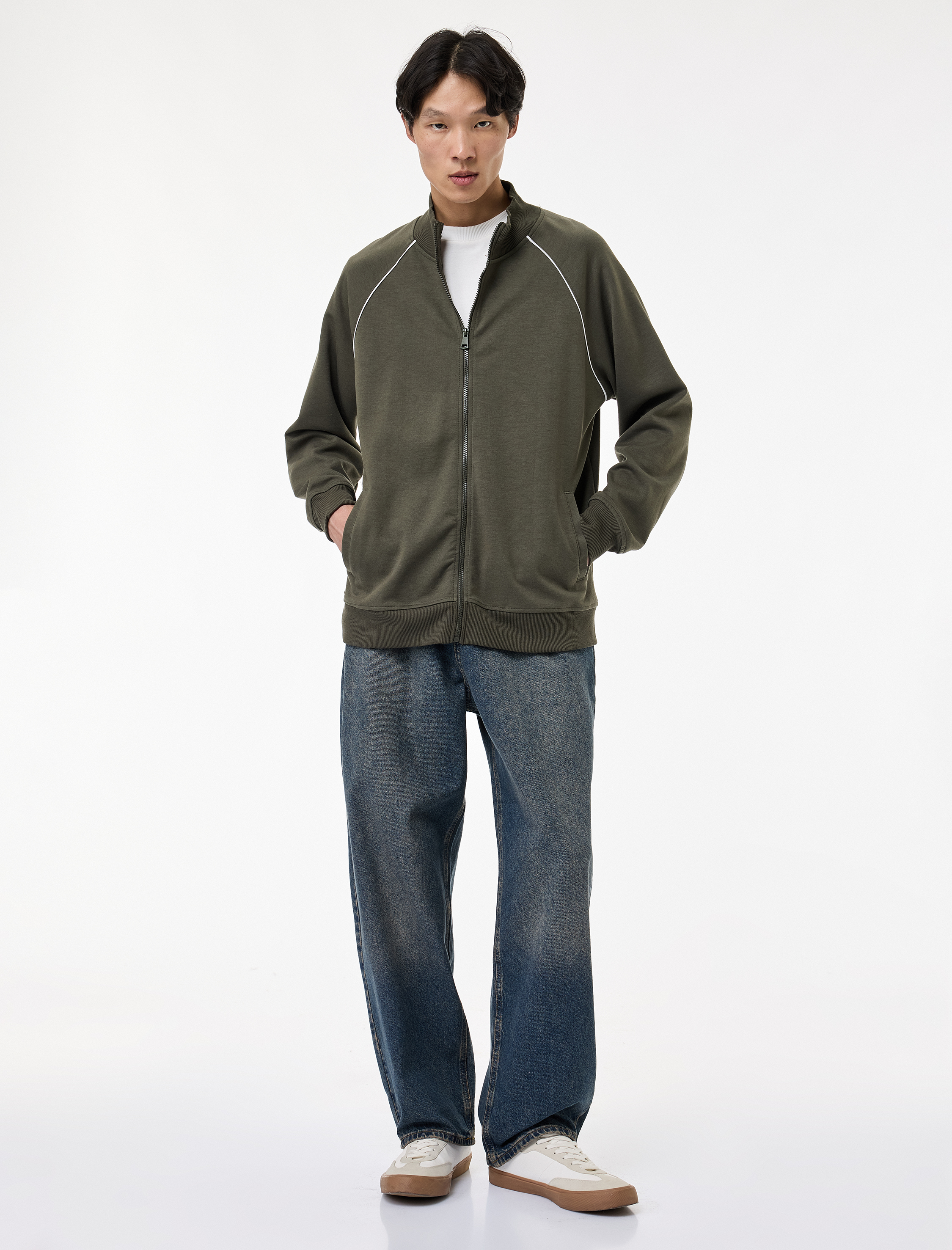   Uzun Kollu Çizgi Detaylı Cepli Pamuklu Dik Yaka Fermuarlı Sweatshirt