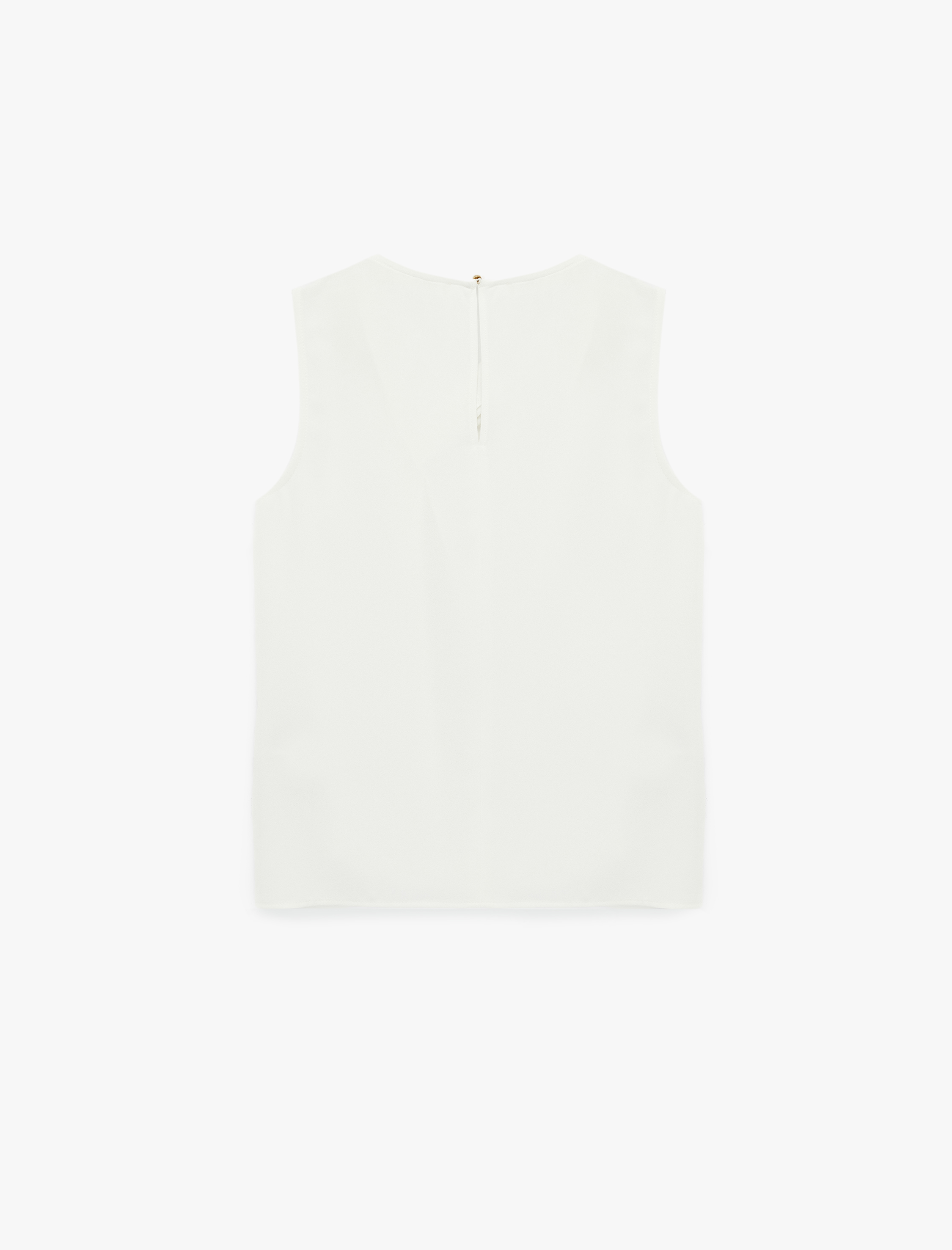   Asimetrik Yaka Metal Aksesuarlı Kolsuz Bluz