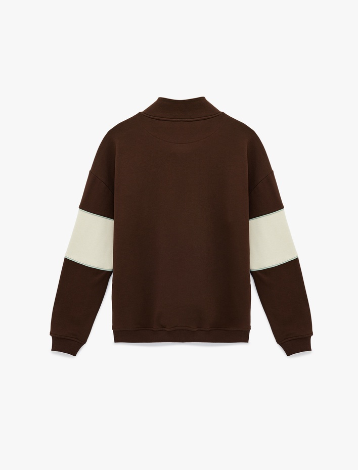  Oversize Şardonlu Renk Bloklu Kolej Baskılı Yarım Fermuarlı Sweatshirt