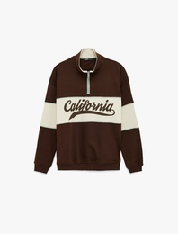 Oversize Şardonlu Renk Bloklu Kolej Baskılı Yarım Fermuarlı Sweatshirt