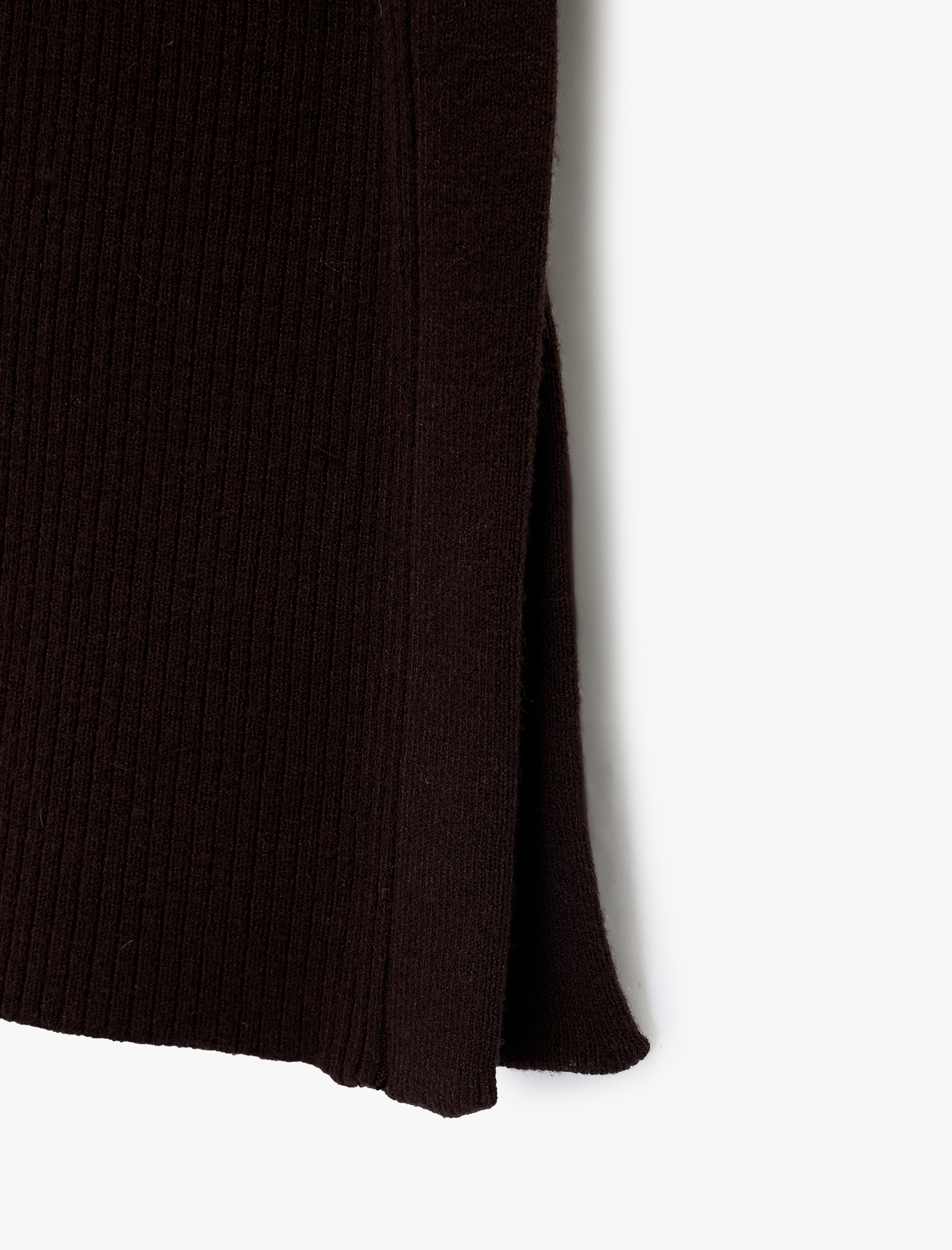   Yanları Düğme Kapama Detaylı Balıkçı Yaka Süveter