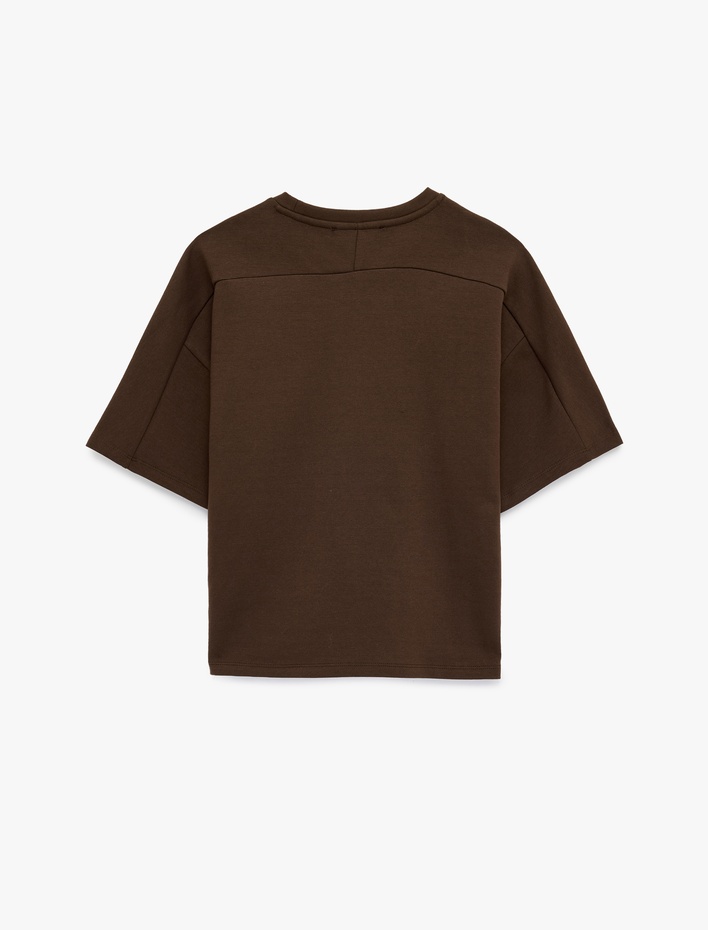  Kısa Kollu Bisiklet Yaka Nakışlı Oversize Tişört